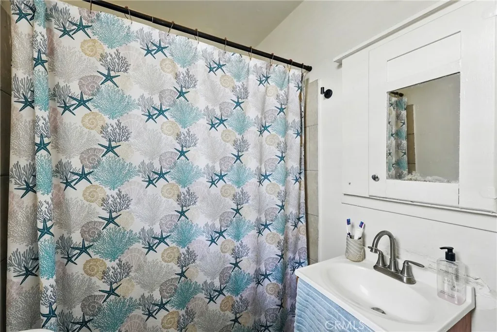 500 64th, Los Angeles, California 90003 home-pic-26